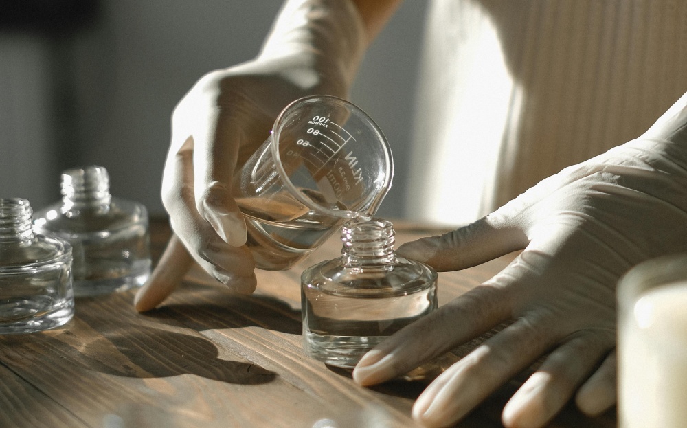 Surmonter les trois principaux défis dans l'application d'Ambrox dans l'industrie des parfums